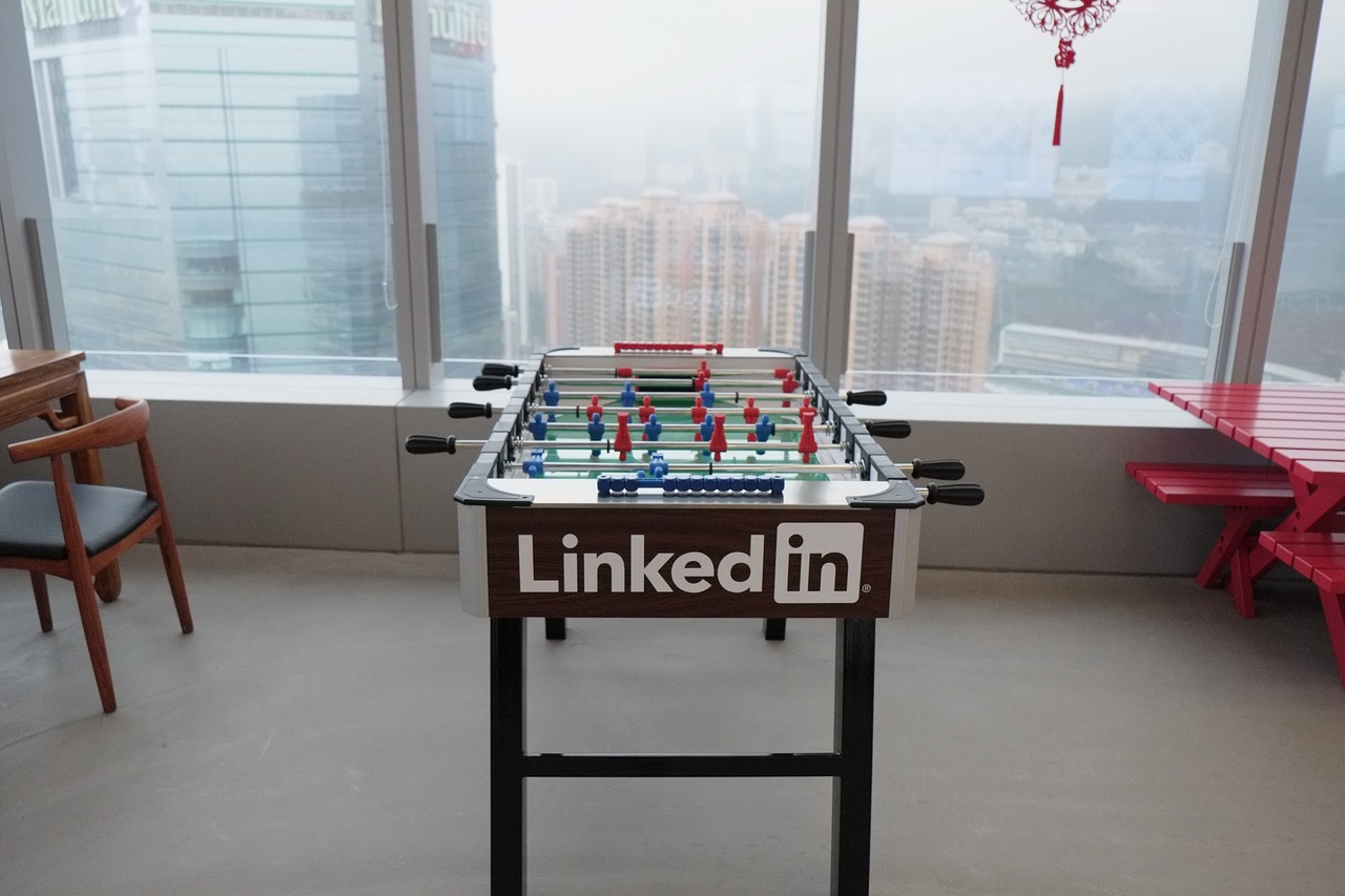 Unlocking Success: Harnessing the Power of LinkedIn Ads for SaaS Marketing